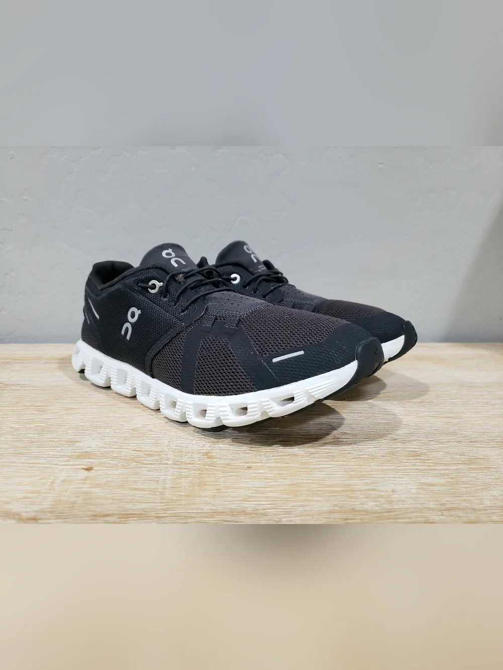 ON CLOUD Women's Cloud 5 Running Shoes (9) Black/White